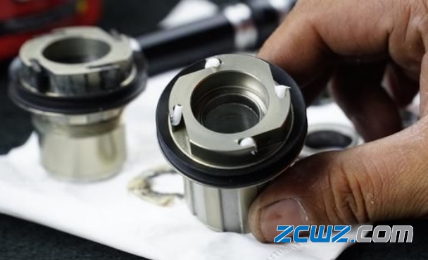 自行车轮组及轴承保养,安全拆卸过程